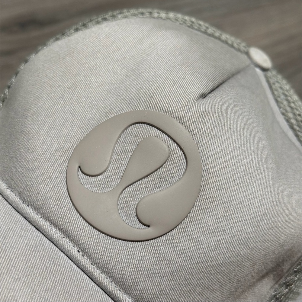 Lululemon Logo Trucker Hat in Light Taupe - Picture 2 of 6